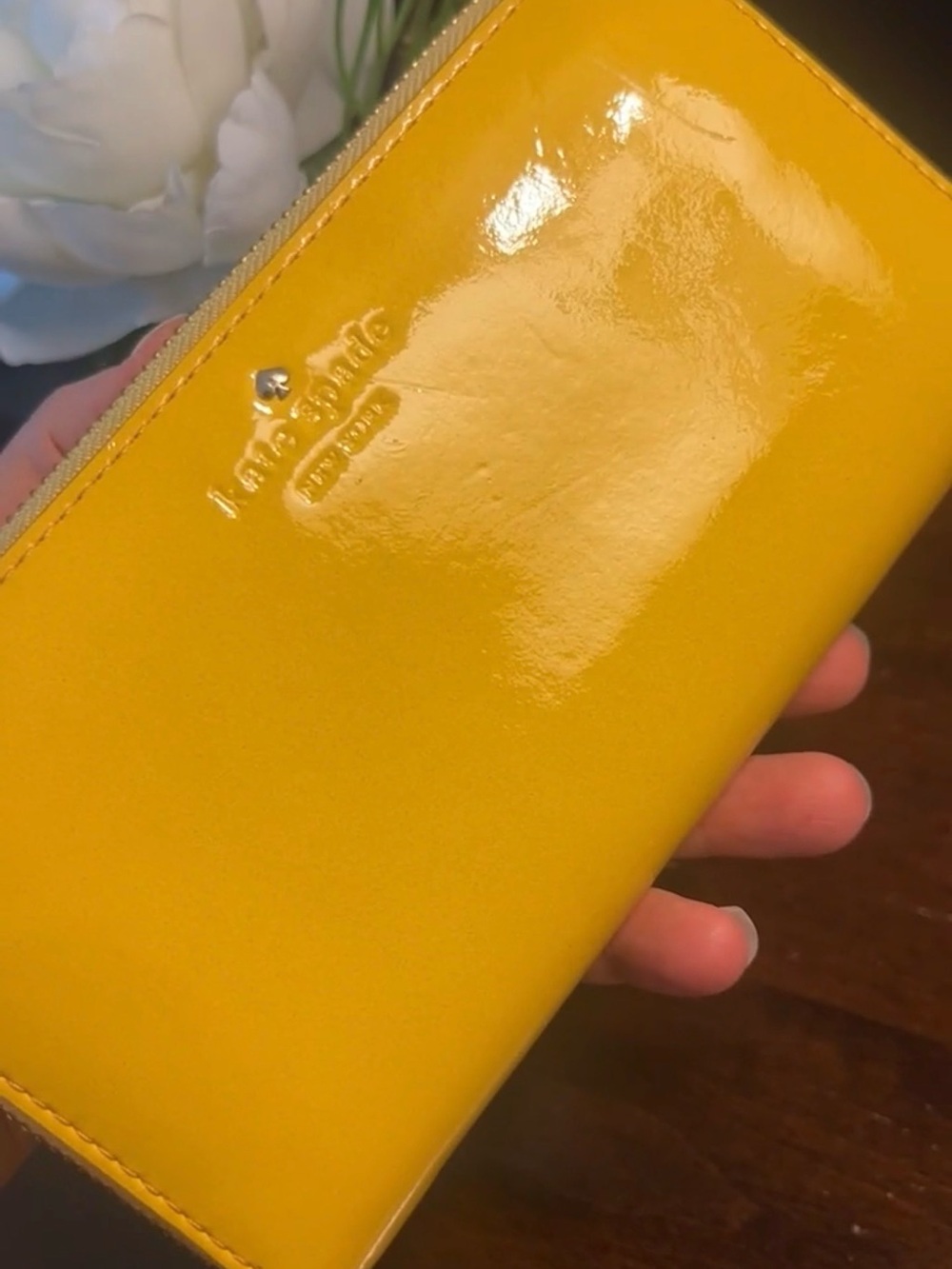 Kate Spade New York Harrison Street Lacey wallet Yellow Leather Storybook Lining - Picture 3 of 16